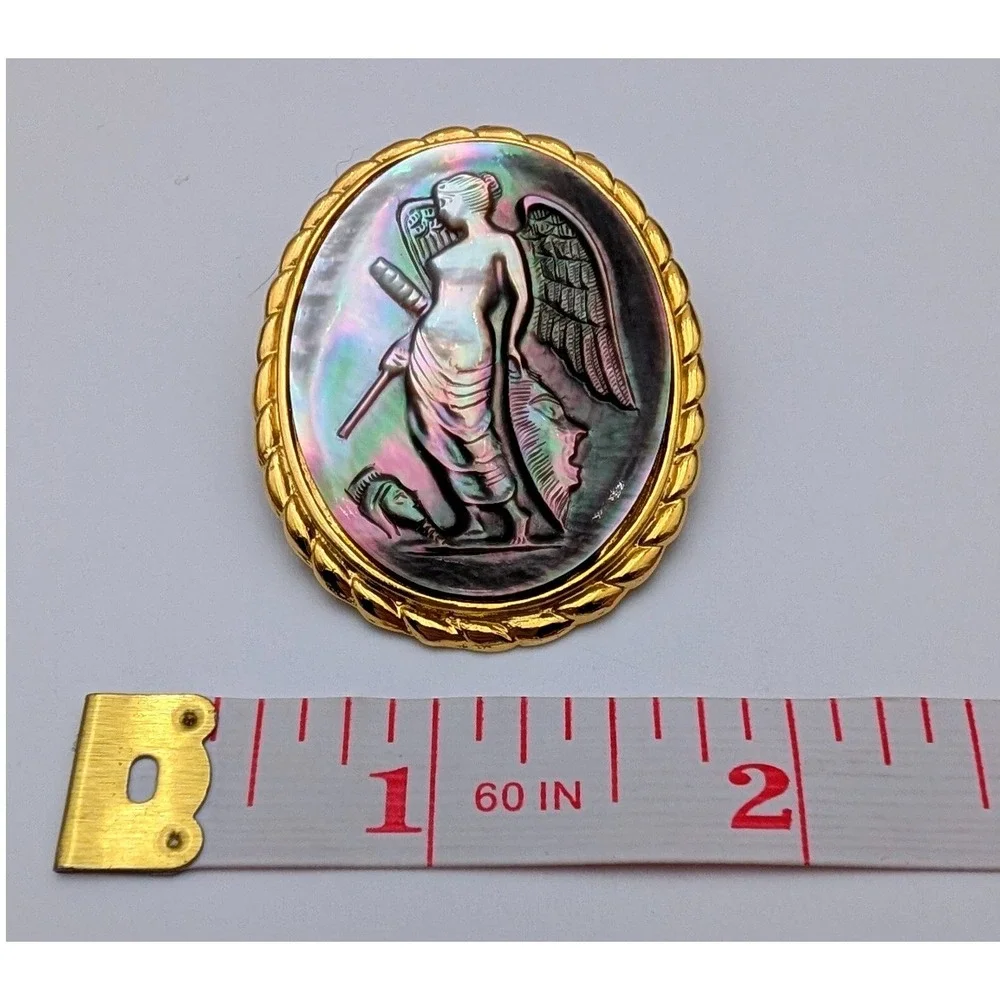 Vintage Black Mother of Pearl Cameo Brooch Pendant Gold Tone Winged Goddess 2in